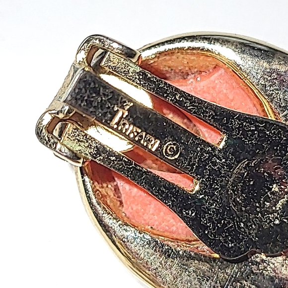 CROWN TRIFARI FAUX CORAL CLIP EARRINGS - Picture 5 of 8